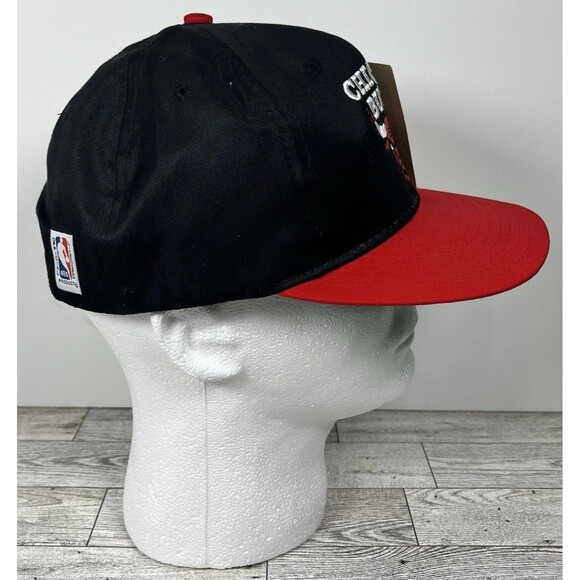 VINTAGE CHICAGO BULLS SNAPBACK HAT CAP ADULT BLACK/RED NWT 90'S NOS JORDAN - Picture 7 of 13